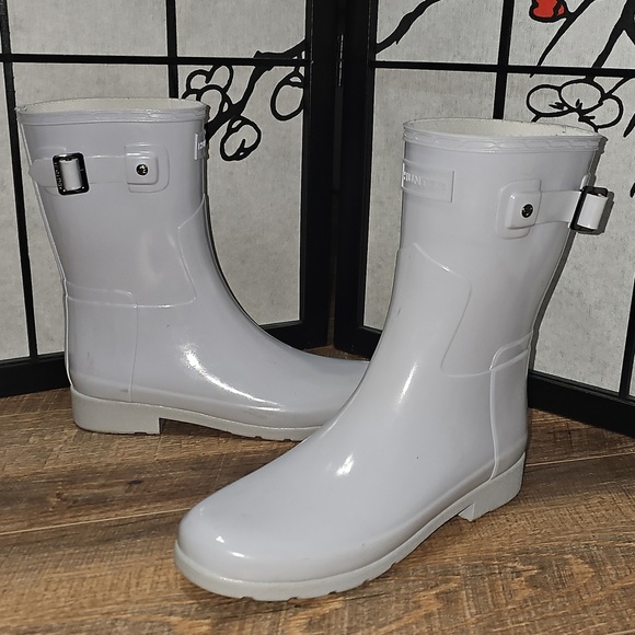 Hunter Light Gray Glossy Boots Size 8 - Picture 2 of 9